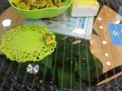 -MiRi眼镜连锁·蔡司·尼康控优点合作店(莘庄店)