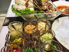 -红鼎豆捞·非遗鲍皇汤火锅(宝丰路店)