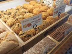 -禾沐·轻食·面包·咖啡