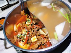 牛腩鸳鸯锅-左庭右院鲜牛肉火锅(浦江欢乐颂店)