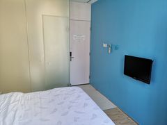 -卡罗酒店(东门晒布地铁站店)