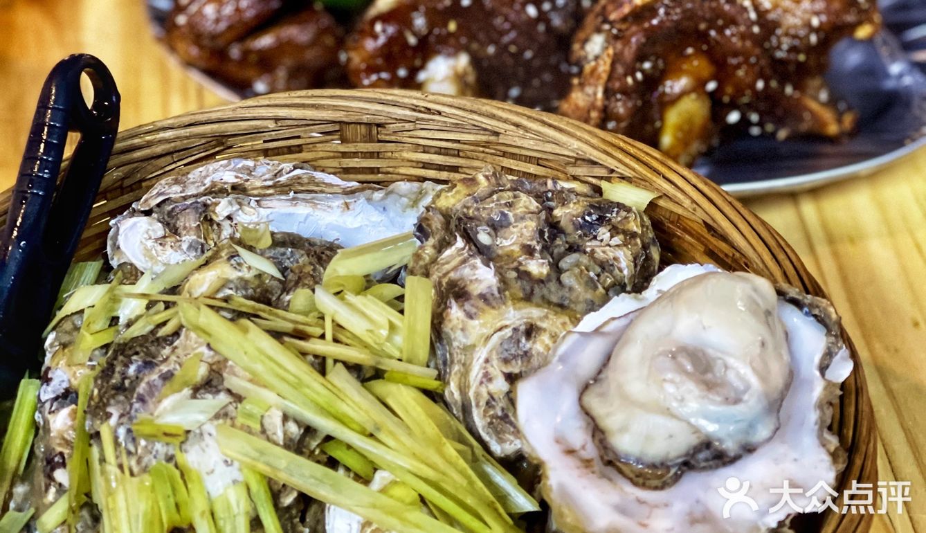 南宁夜市美食 | 肉质鲜美的高压锅生蚝🦪