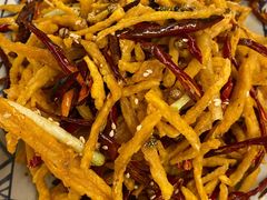 干煸牛肉丝藕丝-霄汉牛三鲜湖北砂锅菜(万松园2店)
