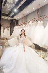 -艾米丽婚纱礼服