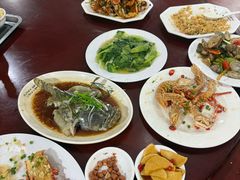 -岛中岛·海鲜大排档·万宁老字号(东澳店)