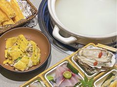 -四点金粥底火锅(沂州里店)