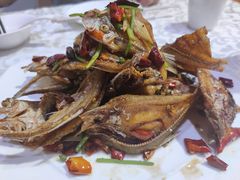 干煸刁子鱼-雅和生态渔庄·宜城锅巴饭(龙灵山公园店)
