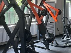 -鲸灵公元游泳中心