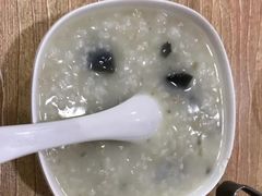 皮蛋瘦肉粥-吃不亏特色包子(三峡广场店)