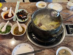 -鲁朗纳麦石锅鸡庄园
