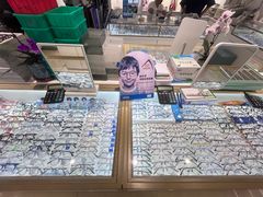 -新视达眼镜店·蔡司·依视路(名镜苑店)