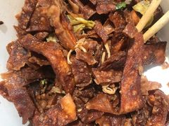 -愉肴麻辣香锅(中北镇店)