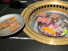 -山川小町·极番烧肉(新地假日广场店)