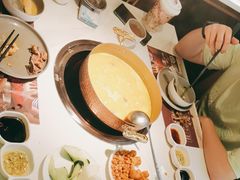 -洪氏嗨捞·广东猪肚鸡·椰子鸡火锅(西咸万象城店)