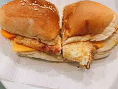 招牌咸牛肉芝士猪仔包-华嫂冰室(尖沙咀店)