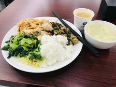 -上海宝信宝马4S店