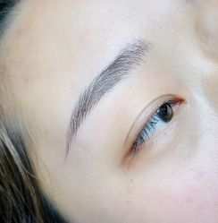 -一个差评成就的纹眉店