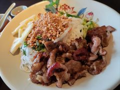 -大头虾越式风味餐厅(光明广场店)