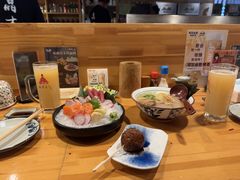 -晶吉·居酒屋·烧鸟·海胆(民主广场店)