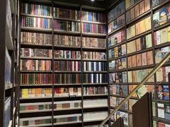 -钟书阁(群光广场店)