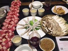 一米牛肉&nbsp;，无骨鸭掌，菌菇拼盘-香天下·四川火锅(安镇大润发店)
