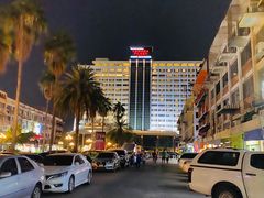 -曼谷湄南河畔华美达广场酒店