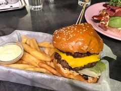 burger-The Grounds of Alexandria