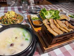 -益百岁牛尾汤主题餐厅(辛庄街店)