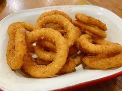 炸洋葱圈-Tube station站点比萨(王府井百货店)