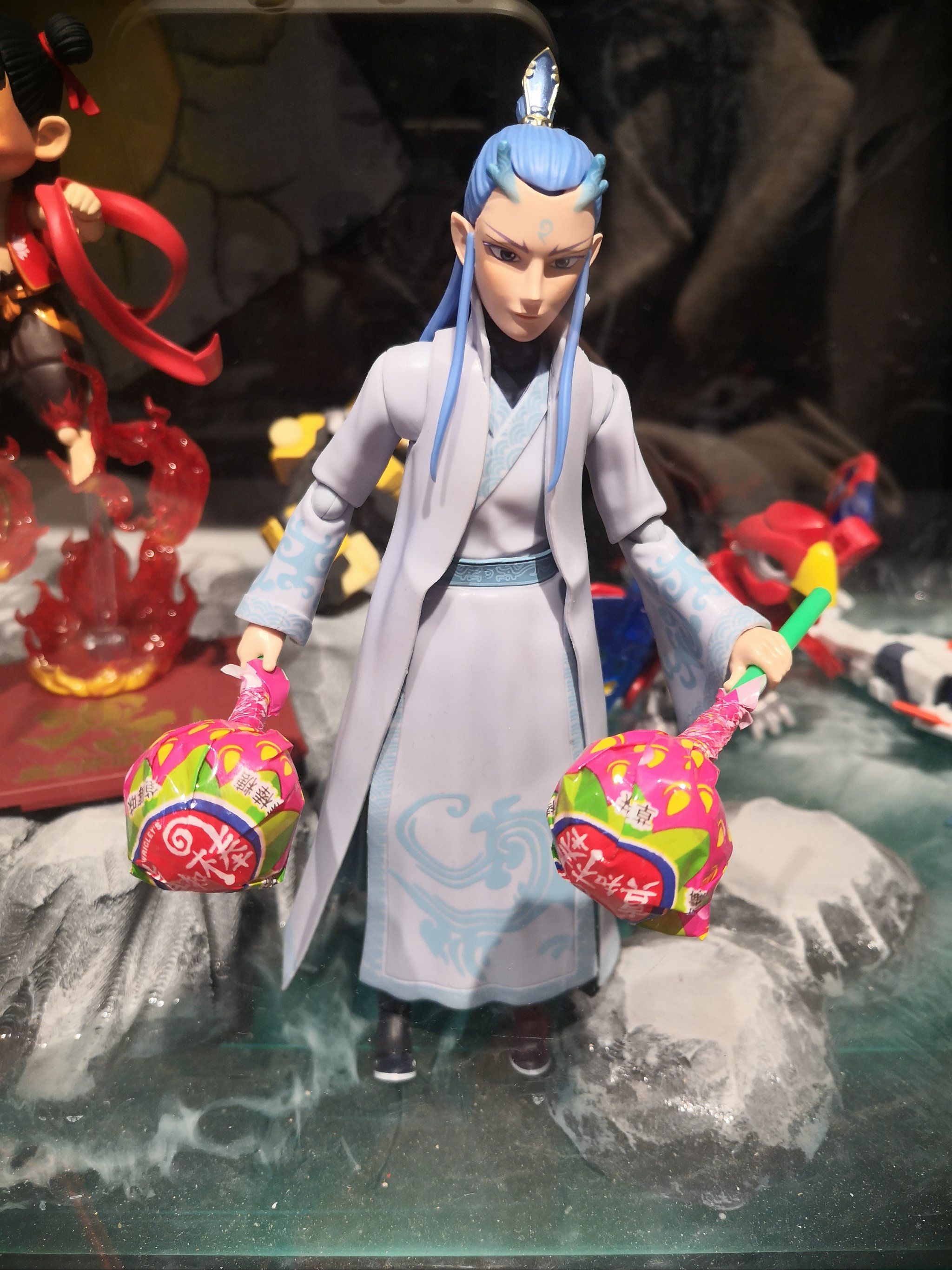 动画电影《哪吒之魔童降世》里的龙王三太子敖丙拿的两个锤子武器,像