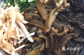 Stir-Fried Beef Noodles with Wood Ear Mushroom and Tofu