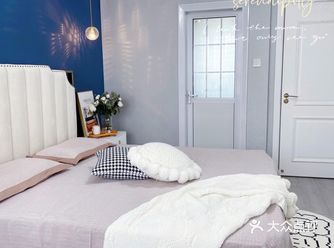 尺寸：那个地方本来就是空的，没有砸飘窗，做了飘窗柜