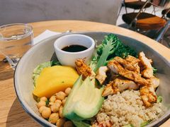 鸡肉芒果牛油果色拉-Wagas沃歌斯(长宁龙之梦店)