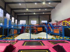 -反弹空间蹦床主题乐园
