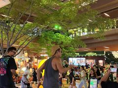 -瑞虹新天地月亮湾