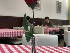 -红宝石·鲜奶小方·海派西点房(南丹店)