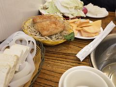 -洞庭洲·防空洞火锅·烧烤·铜锅涮肉(新百广场店)