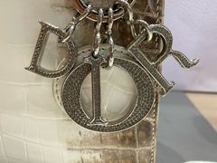 -华夏典当行(龙德广场店)