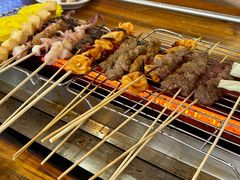 -哈尔滨小酒馆·鲜肉现穿自助烧烤(康新花园店)