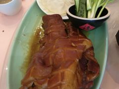 -海派美食·家宴海鲜青岛菜·石锅鲽鱼头(东方城店)