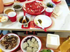 -毛辣果·贵州红酸汤牛肉火锅(西单店)