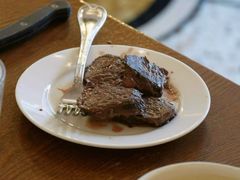 火山石板安格斯牛腹群扒-Entrecôte 法国牛扒馆(保利·时光里店)