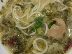 酸汤肉丝米粉-老娘舅(西湖文化广场店)