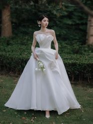 -拉瑞娜LaReine婚纱礼服高级定制