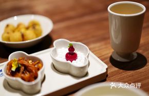 Premium Four-Flavor Platter