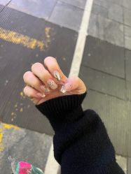 -花岐款式专研健康美甲沙龙