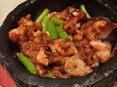 石锅杭椒牛蛙-桂满陇天书(南京德基旗舰店)