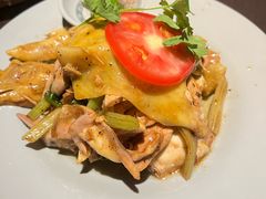 -大头虾越式风味餐厅(光明广场店)