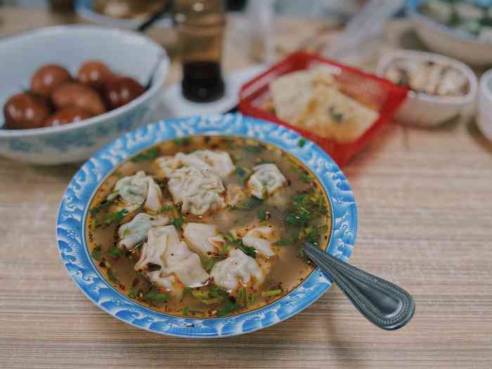 周记千里香馄饨(银丰唐郡店)-"力推这家店的油饼,一定要热着吃,太香了