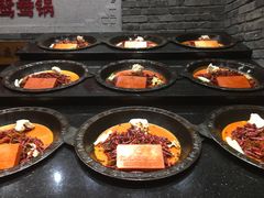 -红九格老火锅(三峡广场店)